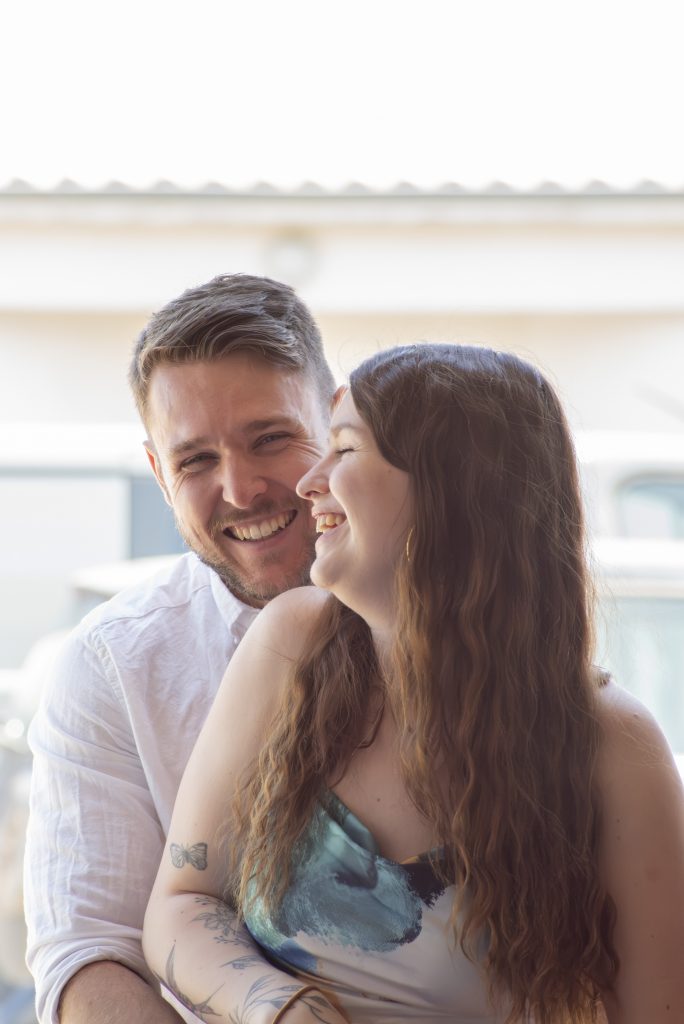 Proches du marié à un mariage civil à Montfaucon-Montigné, dans le Maine-et-Loire.